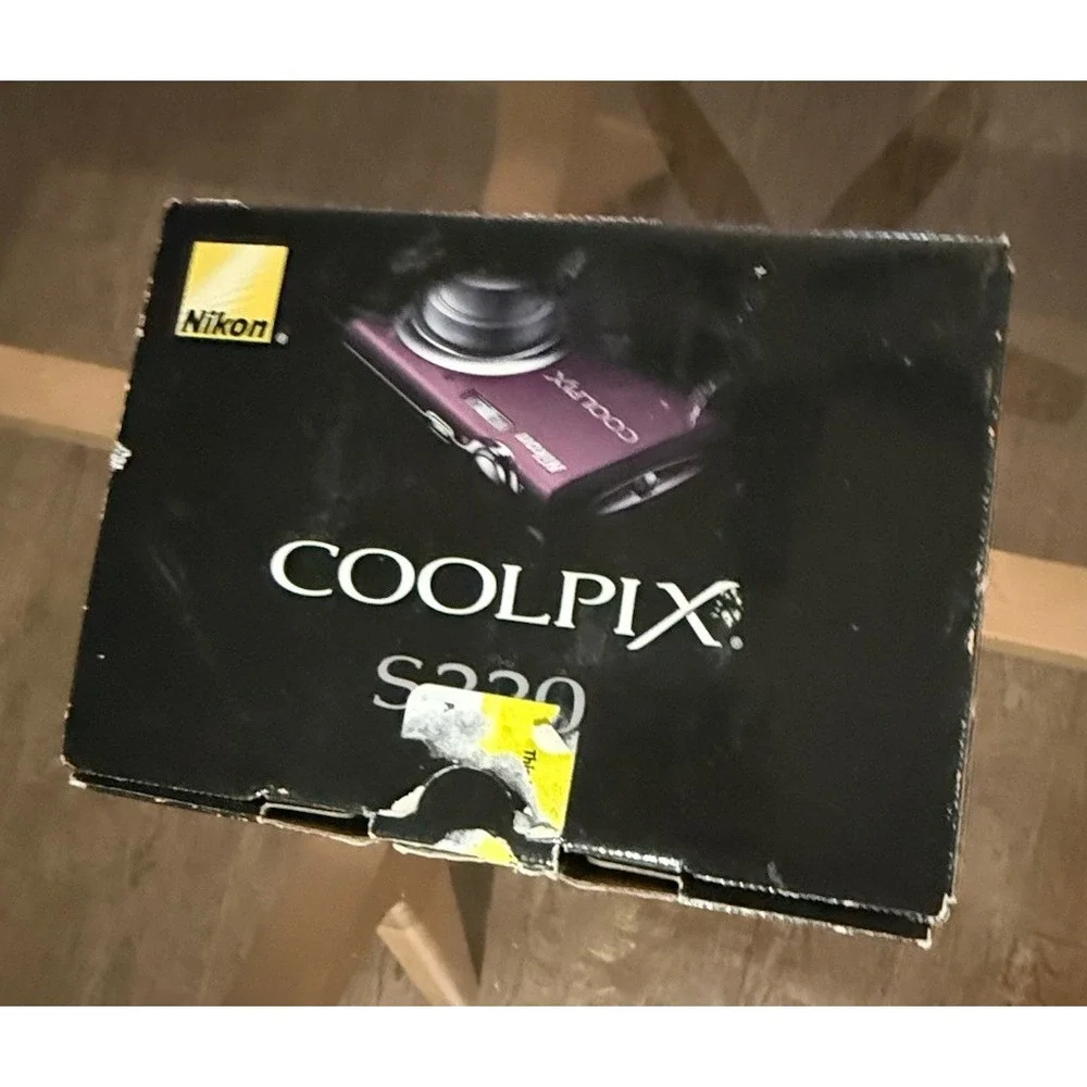 Nikon COOLPIX S220 10MP Digital Camera Plum Bundle W/Battery, Charger, Case Etc.